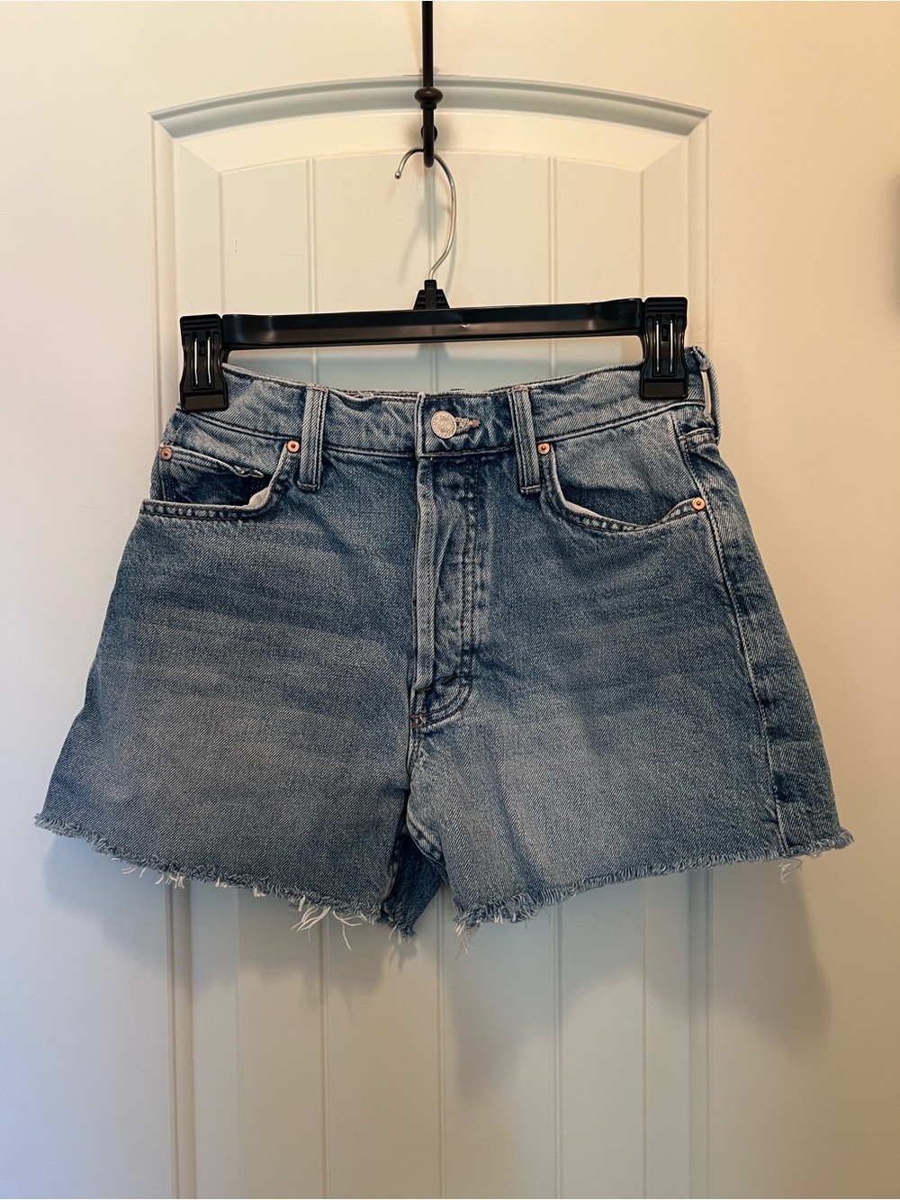 MOTHER The Skipper Short N’ Long Fray Denim Cutoff Shorts. Size 23 - Picture 6 of 9